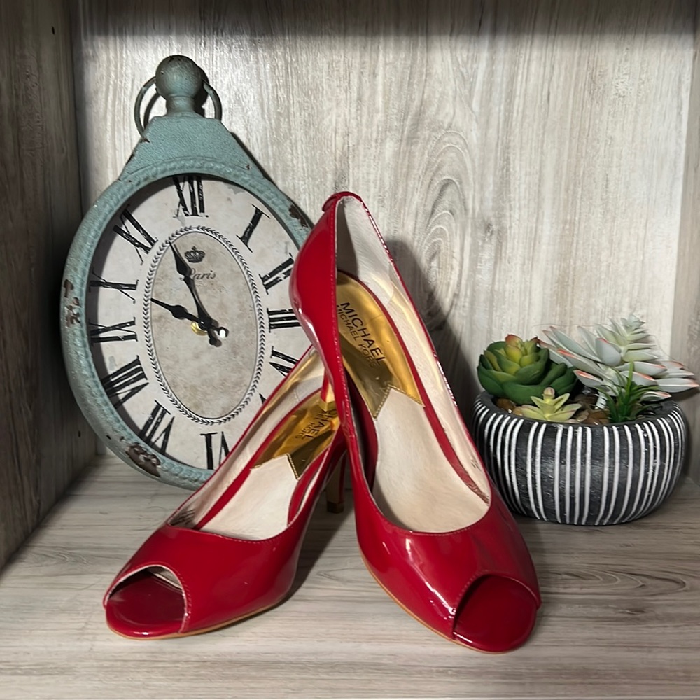 ❤️😍Michael MICHAEL KORS Red Patent Leather Peep Toe 3” Pumps